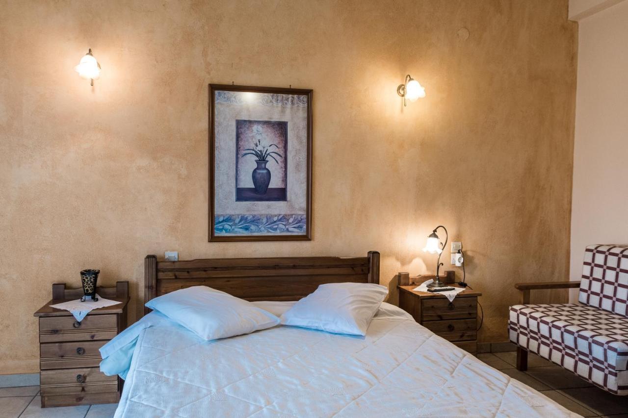 Semeli Guesthouse Karpenisi Ngoại thất bức ảnh