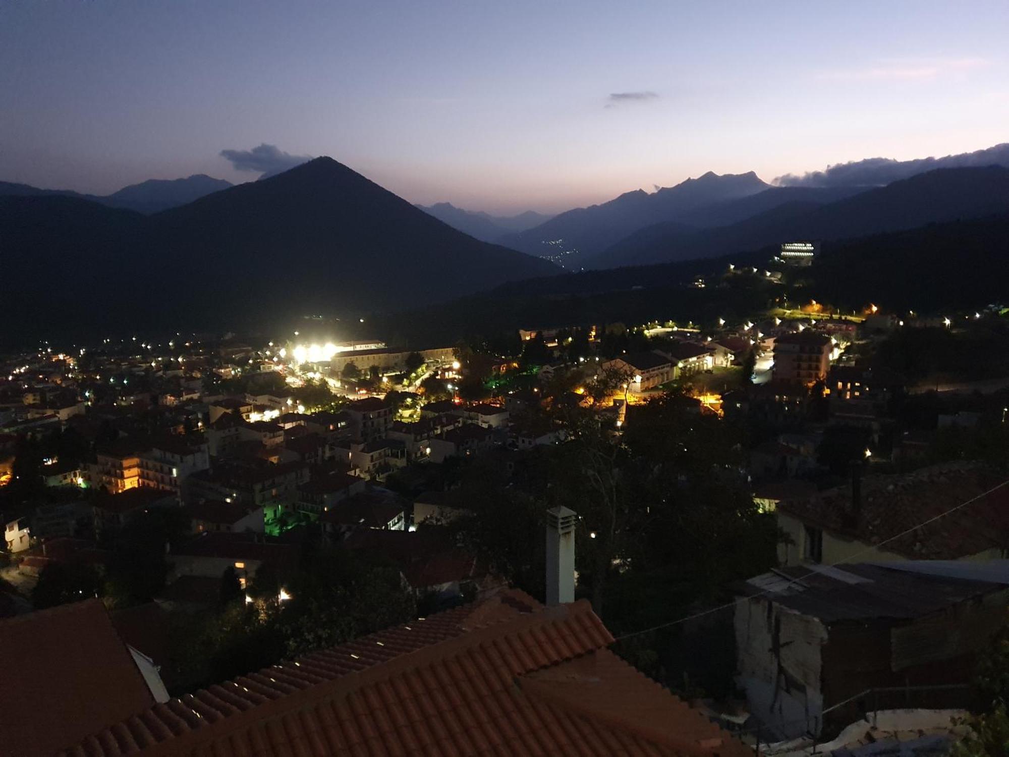 Semeli Guesthouse Karpenisi Ngoại thất bức ảnh