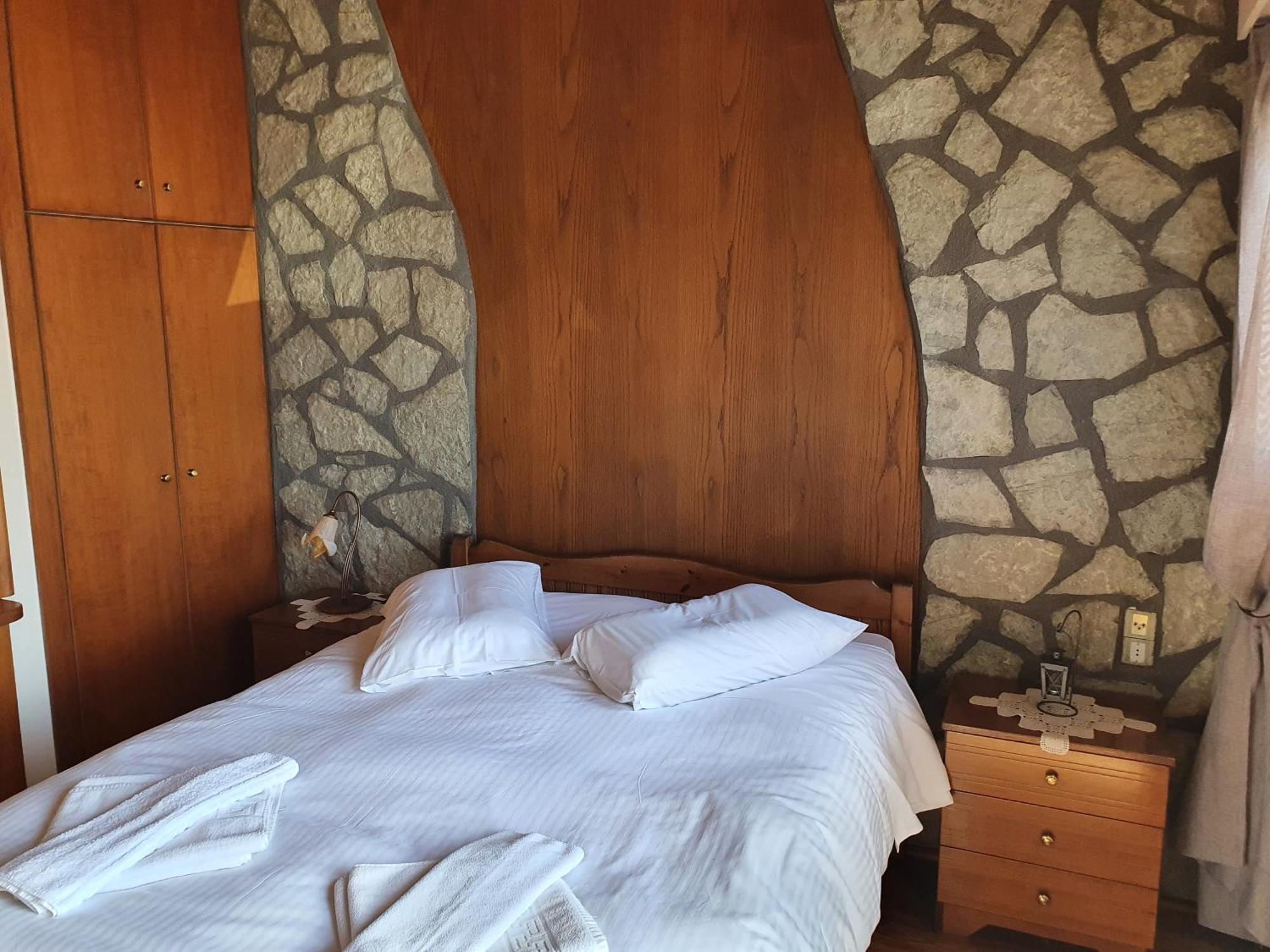 Semeli Guesthouse Karpenisi Ngoại thất bức ảnh
