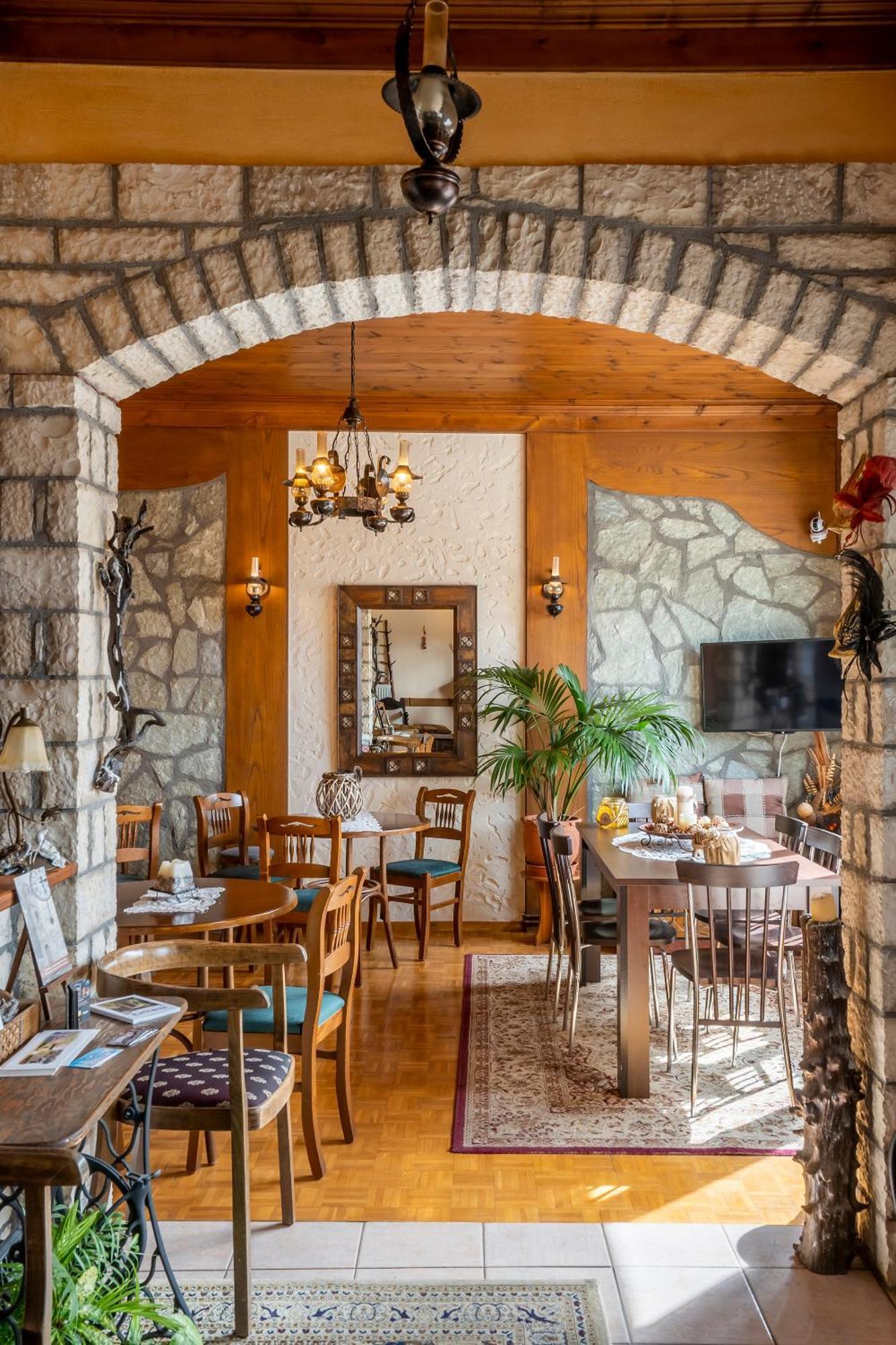 Semeli Guesthouse Karpenisi Ngoại thất bức ảnh