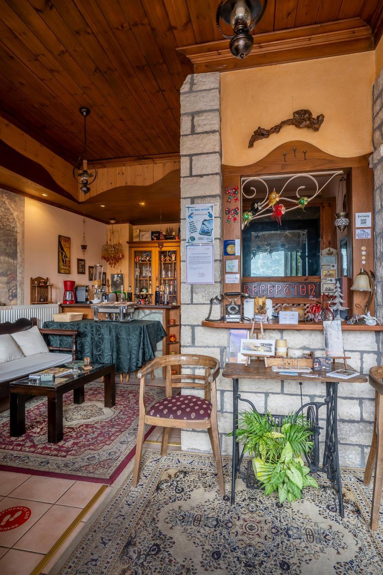 Semeli Guesthouse Karpenisi Ngoại thất bức ảnh