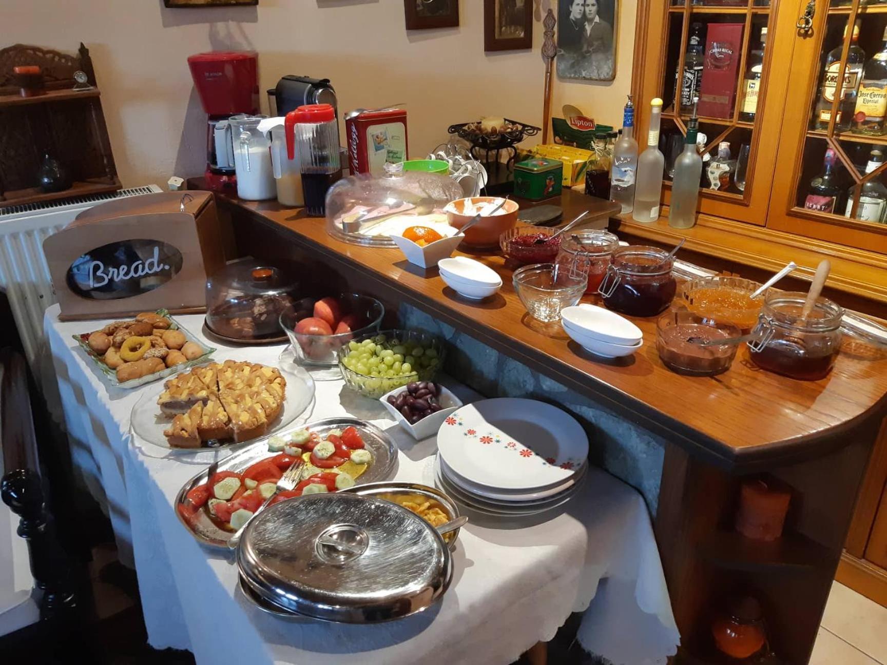 Semeli Guesthouse Karpenisi Ngoại thất bức ảnh