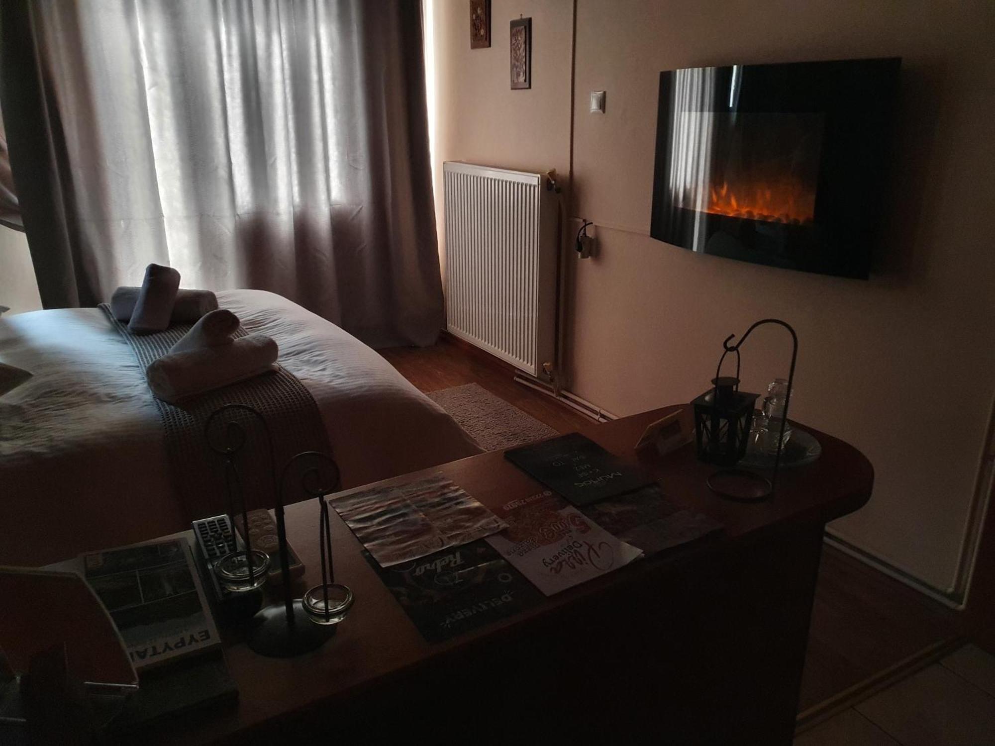 Semeli Guesthouse Karpenisi Ngoại thất bức ảnh
